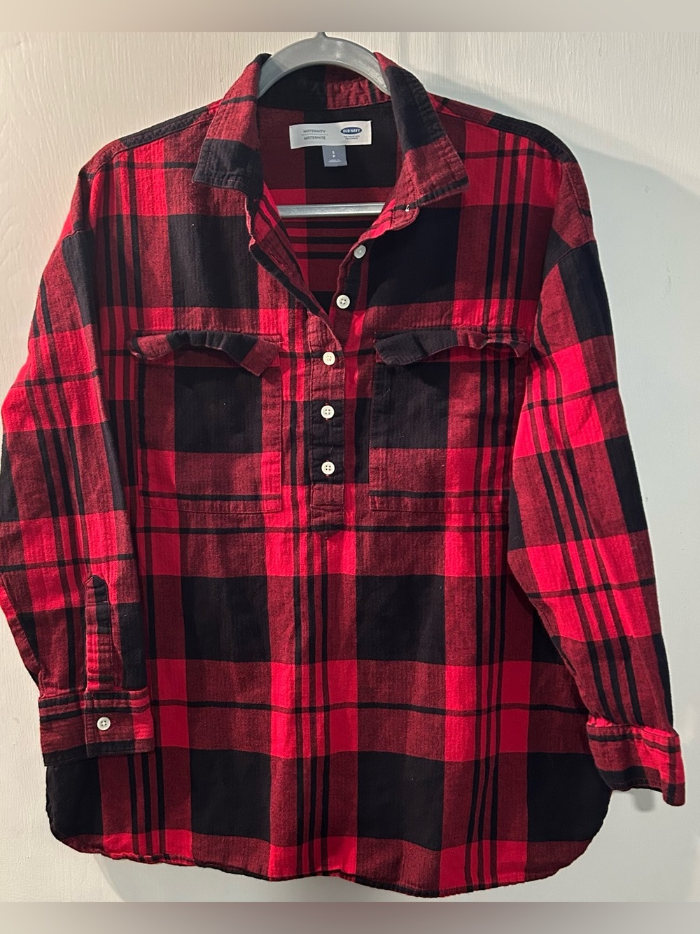 Old Navy Red and Black Maternity Top Size SP